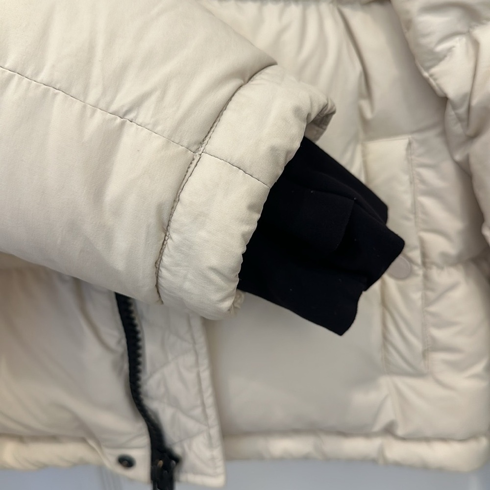 Aritzia Cream super puff matte pearl Puffer Jacket Sz Small - Picture 7 of 8